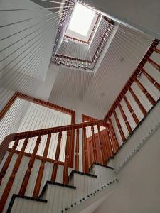 Thi công lưới an toàn cho ban công, hành lang, cầu thang